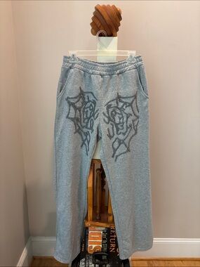 SHEIN Gray Men's Sweatpants with Dark Graphic Embroidery
